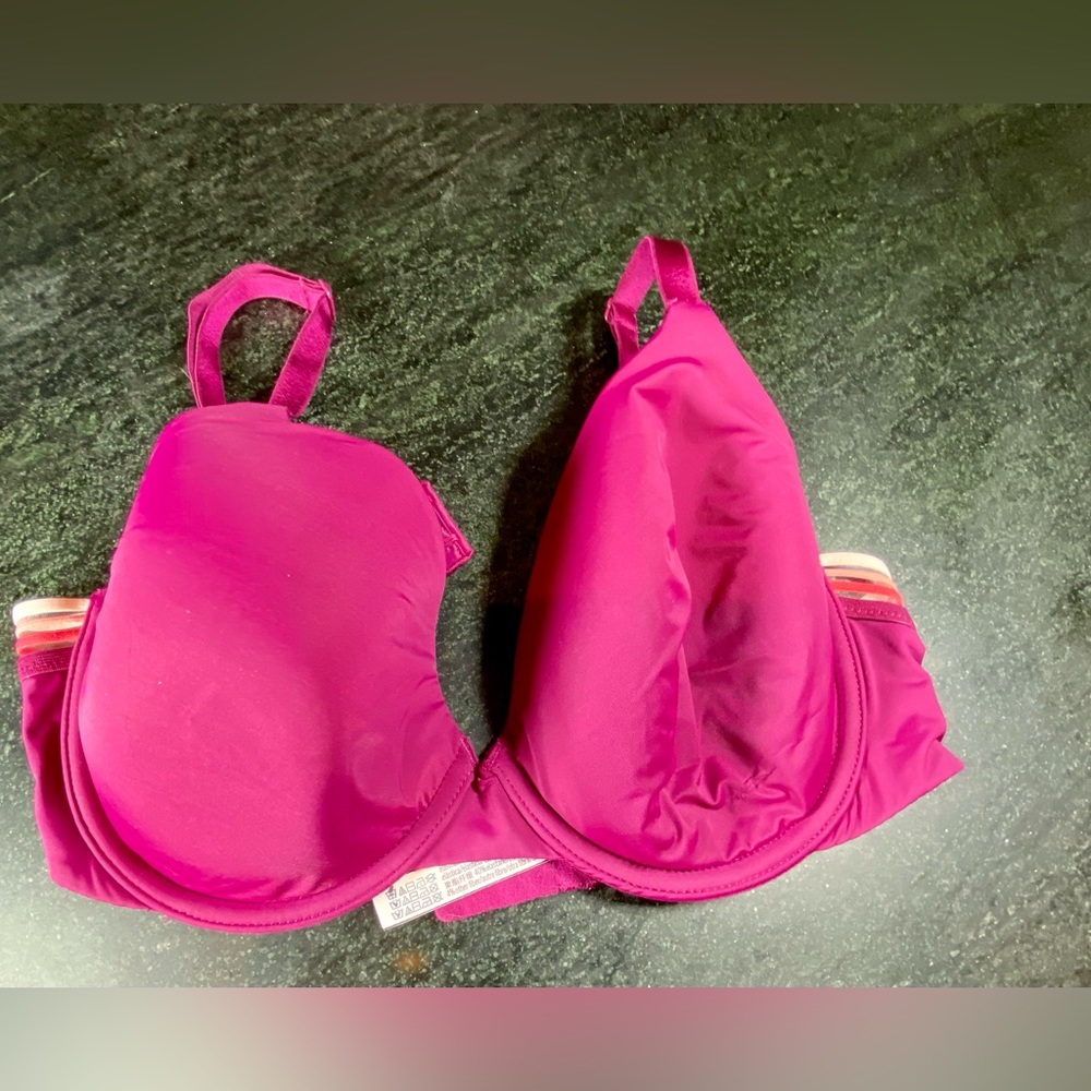 VS t-shirt lightly lined full coverage 34D